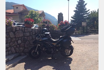 Tour through Italy and Austria on a rented Duc
